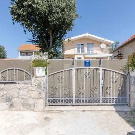 Dalmatian Village Charm - Spacious With Pool Near Trogir * Primorski Dolac