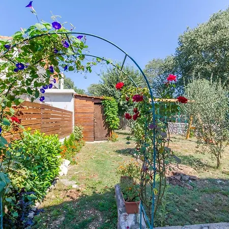 Dalmatian Village Charm - Spacious With Pool Near Trogir