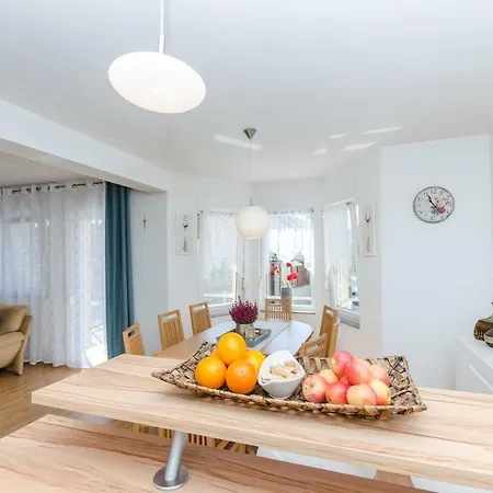 펜션 Dalmatian Village Charm - Spacious With Pool Near Trogir Primorski Dolac