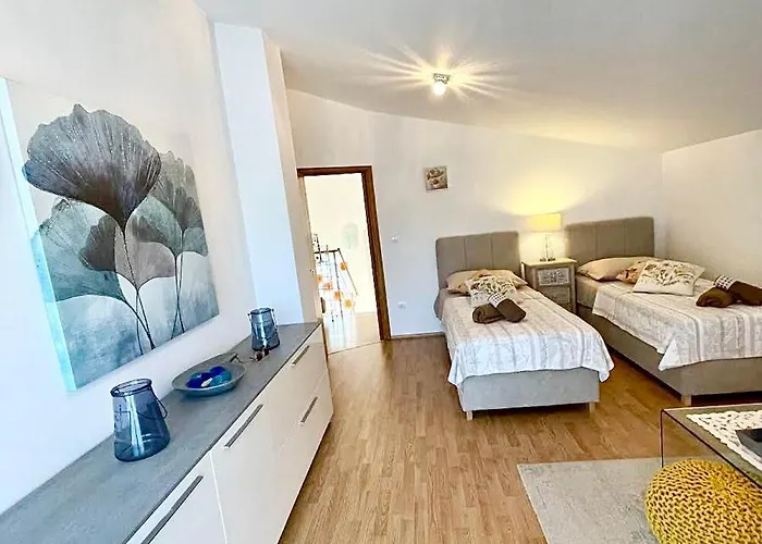 Dalmatian Village Charm - Spacious With Pool Near Trogir Primorski Dolac