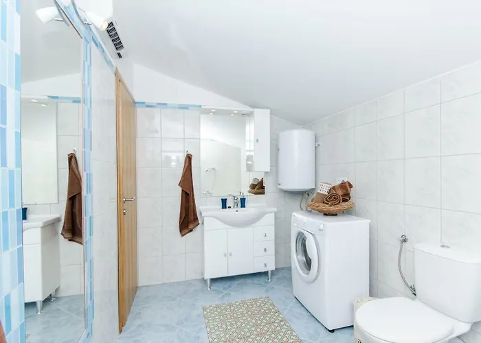 Dalmatian Village Charm - Spacious With Pool Near Trogir Primorski Dolac