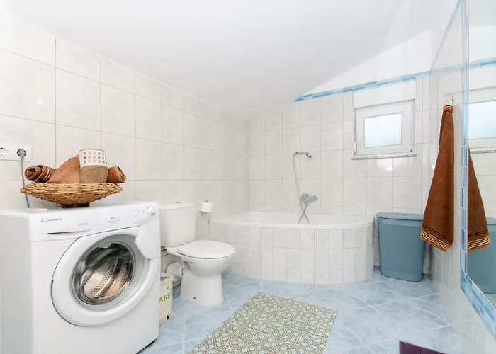 Dalmatian Village Charm - Spacious With Pool Near Trogir Prázdninový dům