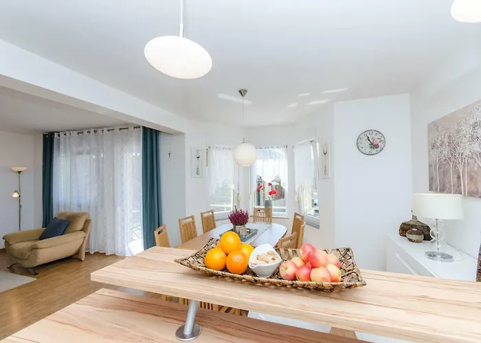 Prázdninový dům Dalmatian Village Charm - Spacious With Pool Near Trogir Primorski Dolac